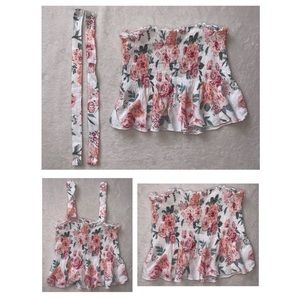 ✨NWOT✨💛2/20$💛Flowy floral crop top (XS)